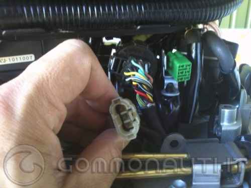 Honda Vtec 90: collegamento cavo spia alternatore - Pgm-FI
