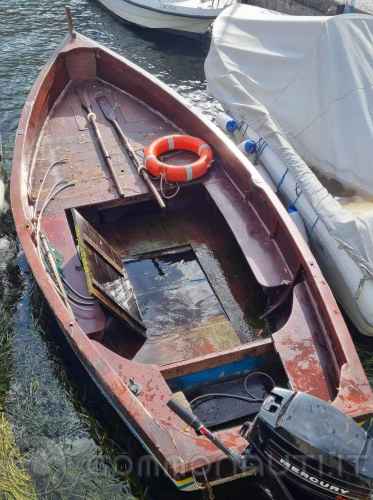 Consigli manutenzione interno barca in legno