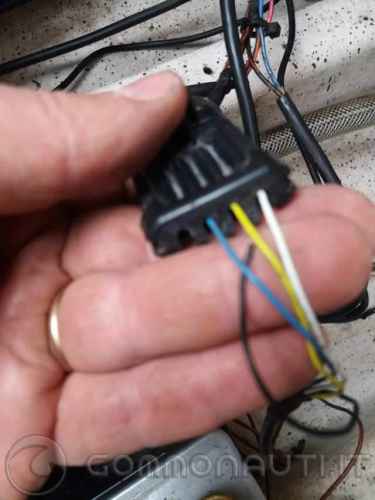 Connettore con filo distaccato - come si pu riparare